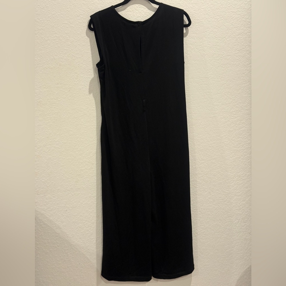 Max Studioโ Classic Black Garment